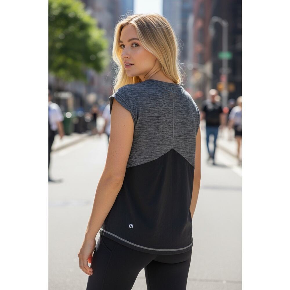 Lululemon Women's Colorblock Gray Black Lightweight Sleeveless Scoop Yoga Tank